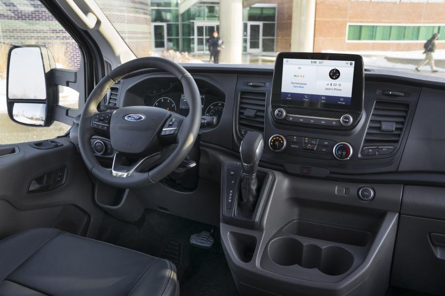 Торпедо Ford Transit Passenger Wagon 2019 года  (NA) (фото 3 из 6)